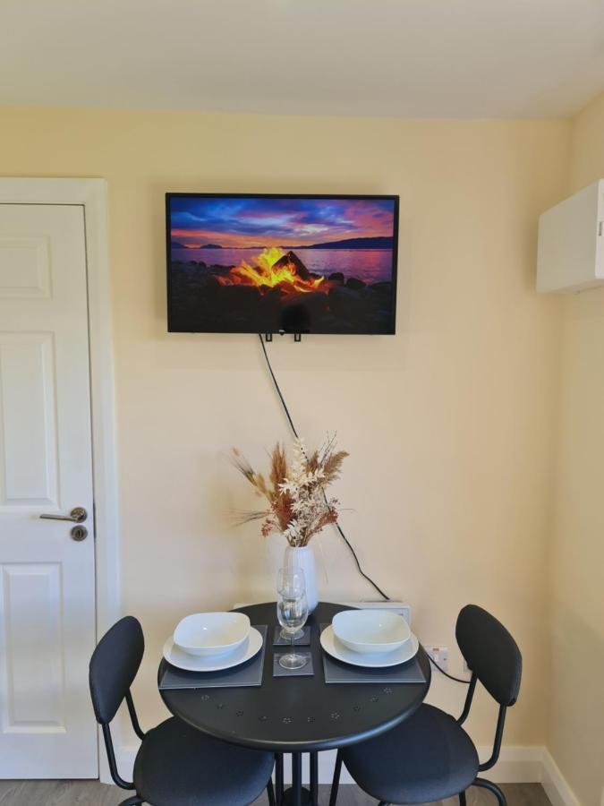 Cosy Self Contained Space Near Dublin Airport ภายนอก รูปภาพ